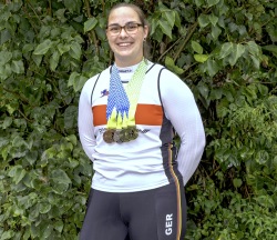 2 fache ICF Weltmeisterin im Drachenbootsport Nadine Tarrach